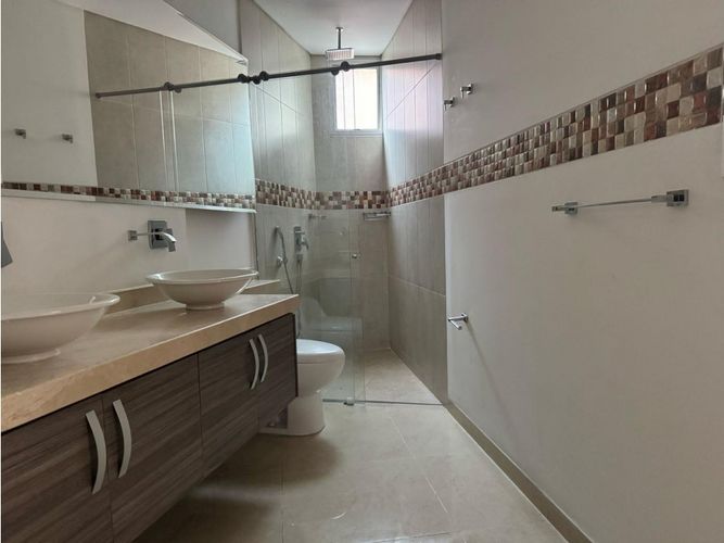 Apartamento de 2 alcobas en venta en Normandia, Cali, 126 m² · foto 11 de 14