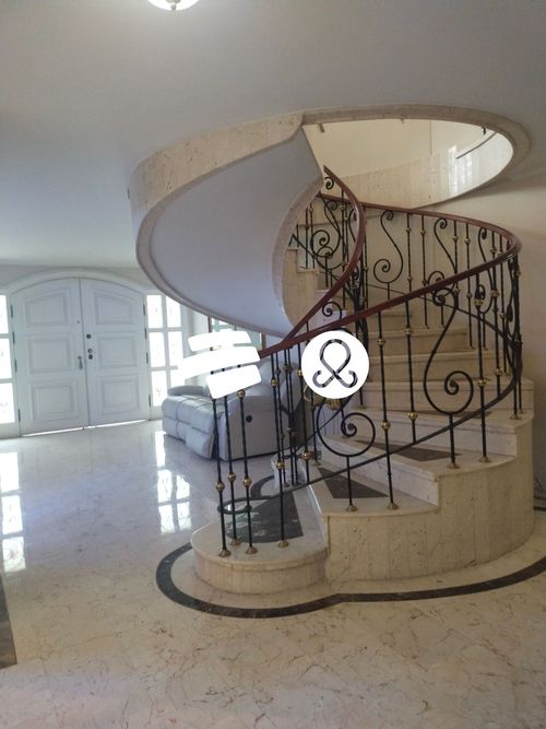 Casa de 5 alcobas en venta en Laureles, Medellín, 252 m² · foto 2 de 17