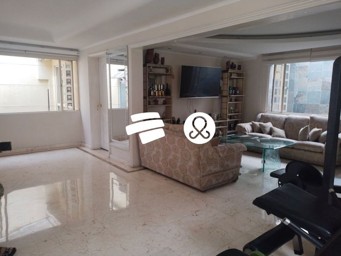 Casa de 5 alcobas en venta en Laureles, Medellín, 252 m² · foto 6 de 17