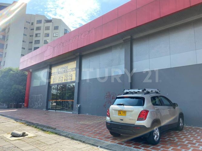 Local en arriendo en Prados Del Norte, Cali, 1023 m² · foto 3 de 24