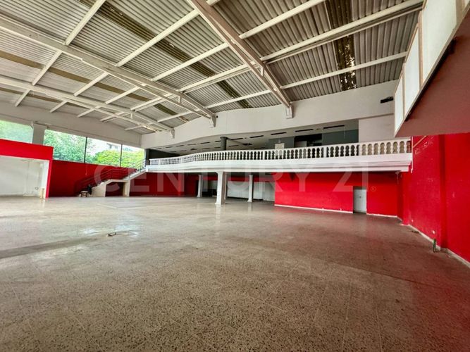 Local en arriendo en Prados Del Norte, Cali, 1023 m² · foto 4 de 24