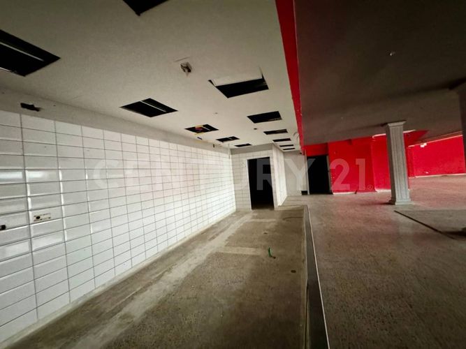 Local en arriendo en Prados Del Norte, Cali, 1023 m² · foto 8 de 24