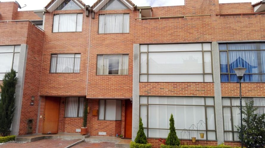 Casa de 3 alcobas en arriendo en San Jose De Los Nogales, Chía, 236 m² · foto 3 de 24