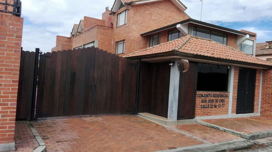 Casa de 3 alcobas en arriendo en San Jose De Los Nogales, Chía, 236 m² · foto 2 de 24
