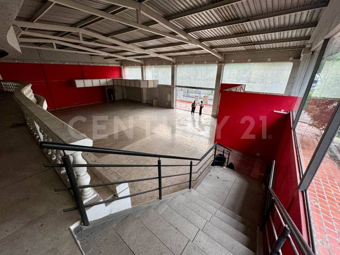 Local en venta en Prados Del Norte, Cali, 1023 m² · foto 15 de 24
