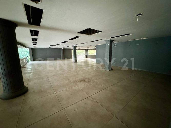 Local en venta en Prados Del Norte, Cali, 1023 m² · foto 21 de 24