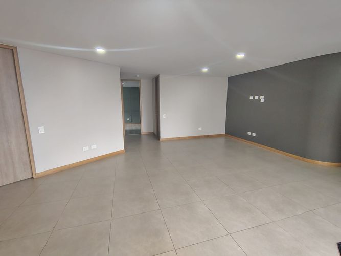 Apartamento de 3 alcobas en arriendo en El Poblado, Medellín, 102 m² · foto 8 de 18