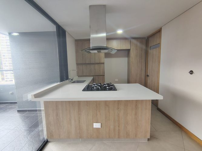 Apartamento de 3 alcobas en arriendo en El Poblado, Medellín, 102 m² · foto 6 de 18