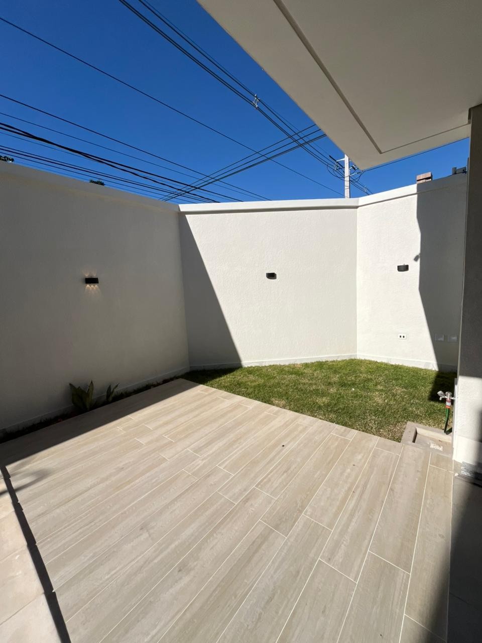 ALQUILO HERMOSO DUPLEX A ESTRENAR CON O SIN MUEBLES ESTILO CONTEMPORANEO ZONA MBURUCUYÁ — foto 3