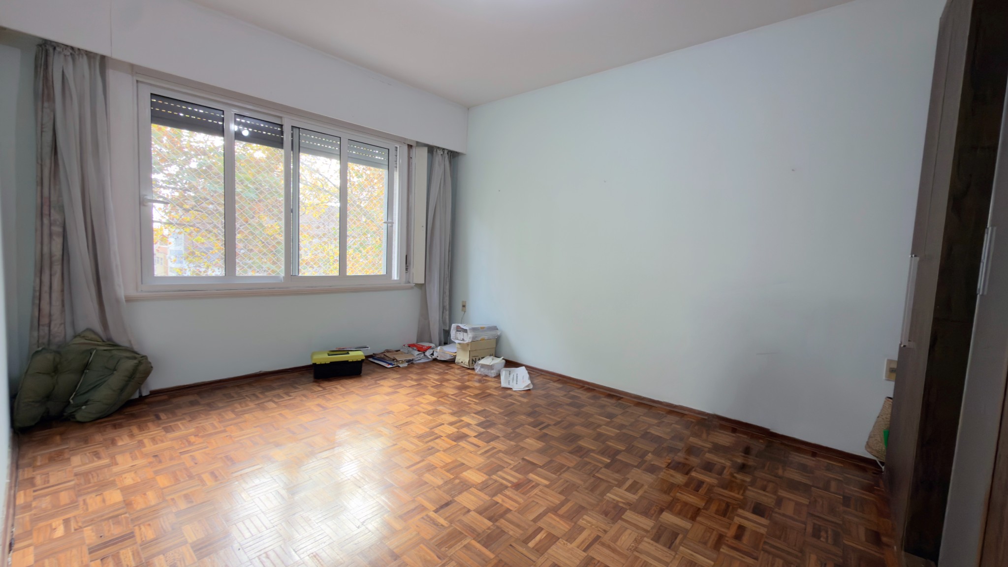 Apartamento en el centro: amplios espacios y elegancia clásica con mucha iluminación. – pohled 4