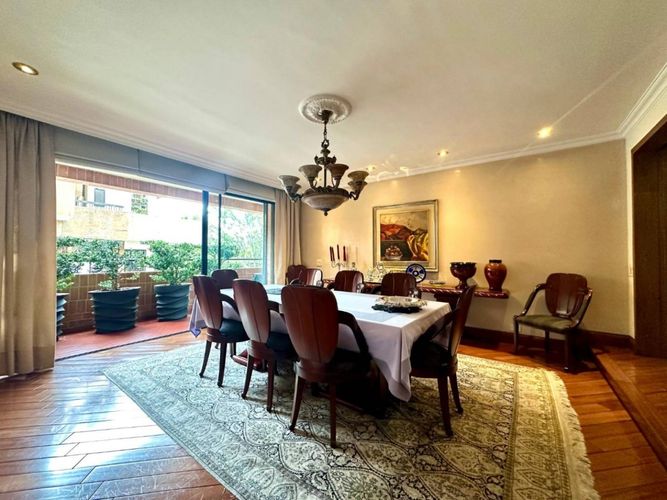 Apartamento de 3 alcobas en venta en La Cabrera, Bogotá, 396 m² · foto 4 de 24