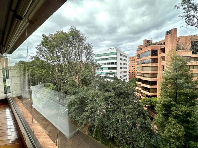 Apartamento de 3 alcobas en venta en La Cabrera, Bogotá, 396 m² · foto 5 de 24