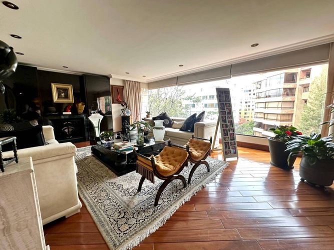 Apartamento de 3 alcobas en venta en La Cabrera, Bogotá, 396 m² · foto 6 de 24