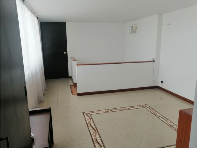 Apartamento de 5 alcobas en venta en Escuela De Infanteria, Bogotá, 196 m² · foto 4 de 23