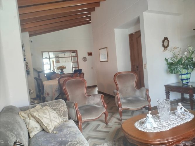 Apartamento de 3 alcobas en venta en El Nogal- Los Almendros, Medellín, 116 m² · foto 3 de 24