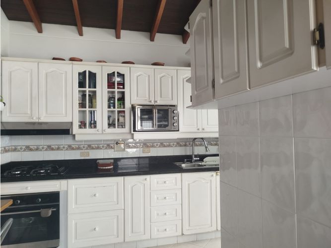 Apartamento de 3 alcobas en venta en El Nogal- Los Almendros, Medellín, 116 m² · foto 8 de 24