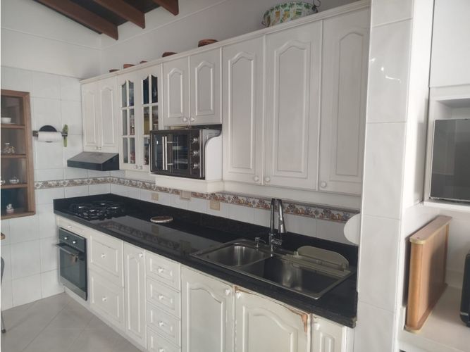 Apartamento de 3 alcobas en venta en El Nogal- Los Almendros, Medellín, 116 m² · foto 10 de 24