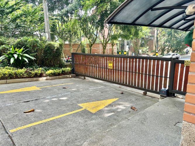 Apartamento de 3 alcobas en venta en El Tesoro, Medellín, 85 m² · foto 17 de 19