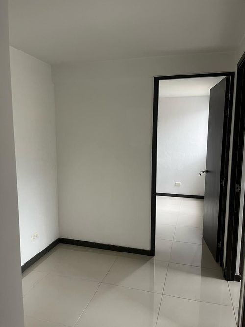 Apartamento de 3 alcobas en venta en Niquia, Bello, 62 m² · foto 9 de 15