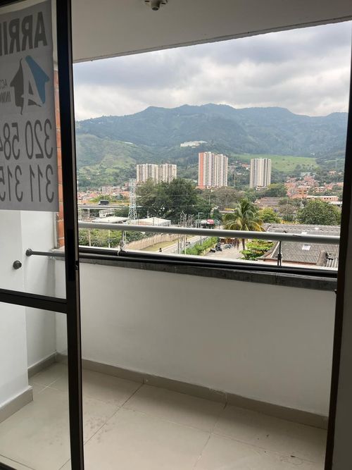 Apartamento de 3 alcobas en venta en Niquia, Bello, 62 m² · foto 11 de 15