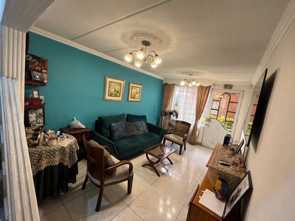 Casa en venta en Torremolinos, Bogotá · foto 4 de 24