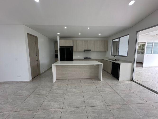 Casa de 5 alcobas en venta en Lagos De Iraka, Armenia, 270 m² · foto 4 de 24