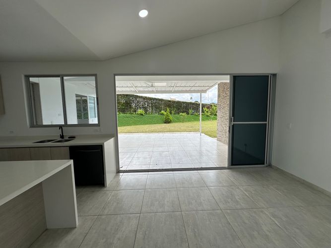 Casa de 5 alcobas en venta en Lagos De Iraka, Armenia, 270 m² · foto 13 de 24