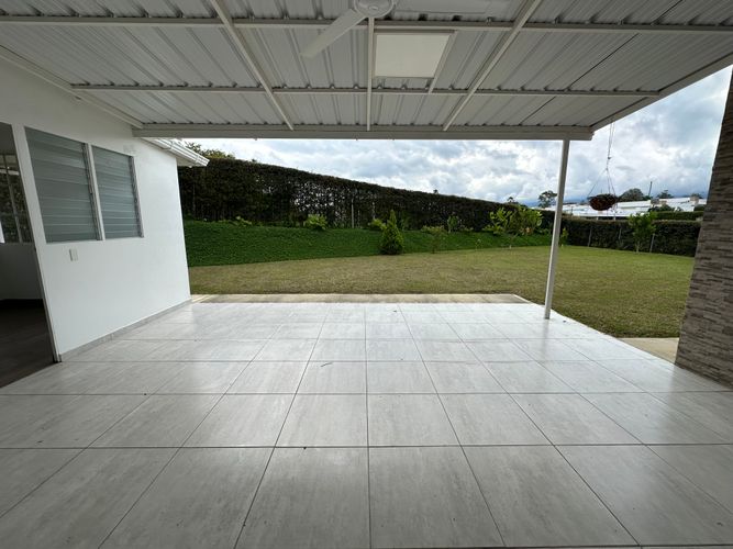 Casa de 5 alcobas en venta en Lagos De Iraka, Armenia, 270 m² · foto 15 de 24