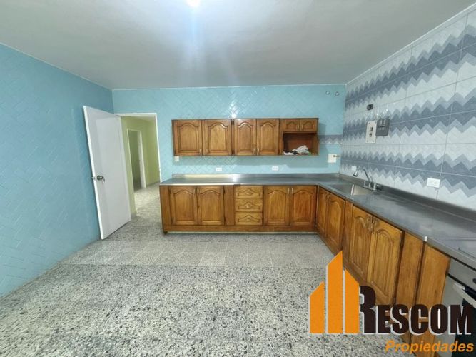 Casa de 5 alcobas en venta en La América, Medellín, 196 m² · foto 2 de 16
