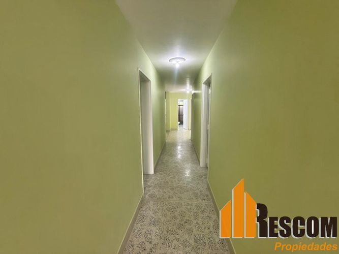 Casa de 5 alcobas en venta en La América, Medellín, 196 m² · foto 3 de 16