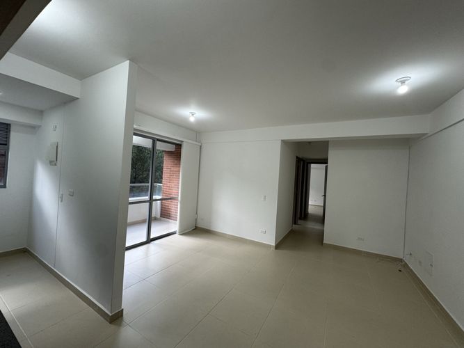 Apartamento de 3 alcobas en arriendo en Hospital Mental, Bello, 85 m² · foto 3 de 14