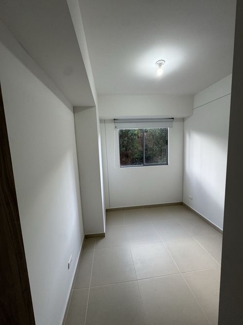Apartamento de 3 alcobas en arriendo en Hospital Mental, Bello, 85 m² · foto 10 de 14