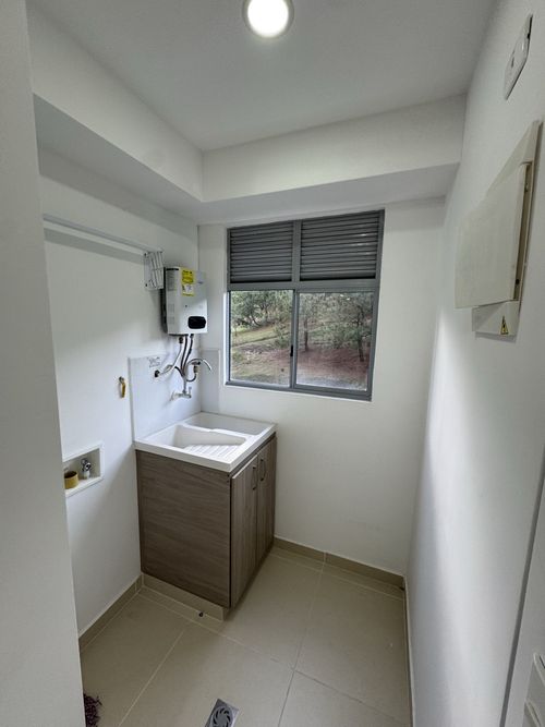 Apartamento de 3 alcobas en arriendo en Hospital Mental, Bello, 85 m² · foto 14 de 14