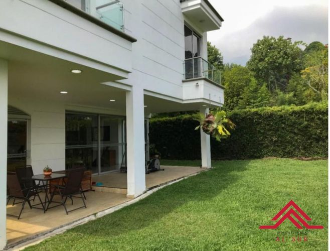 Casa de 5 alcobas en venta en Bellavista, La Estrella, 464 m² · foto 18 de 20