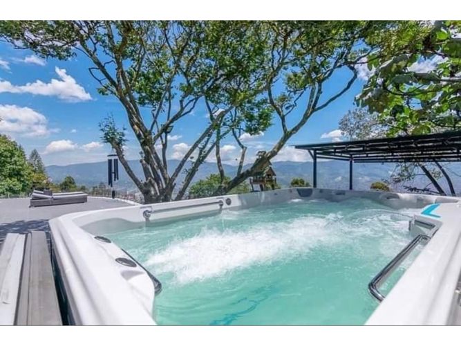 Casa de 4 alcobas en venta en Las Palmas, Medellín, 560 m² · foto 7 de 24