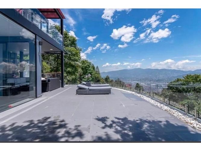 Casa de 4 alcobas en venta en Las Palmas, Medellín, 560 m² · foto 8 de 24