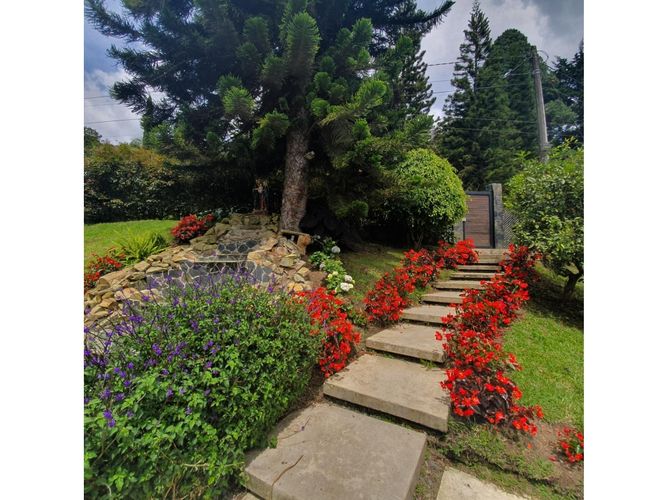 Casa de 4 alcobas en venta en Las Palmas, Medellín, 560 m² · foto 23 de 24