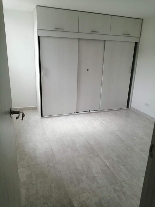Apartamento de 3 alcobas en venta en Loma De San Jose, Sabaneta, 57 m² · foto 3 de 10