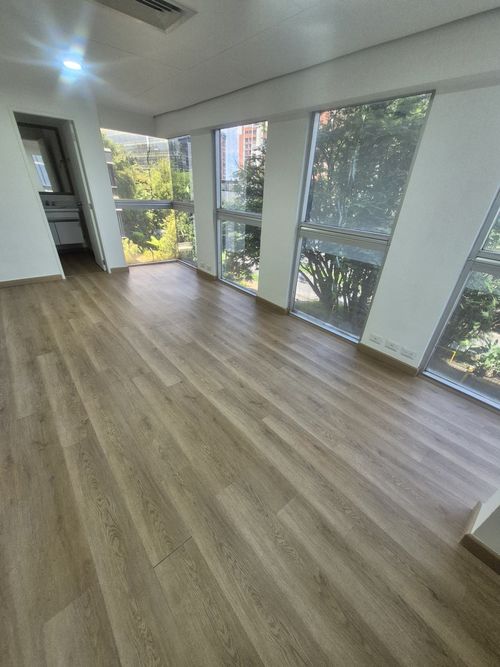 Oficina en arriendo en Milla De Oro, Medellín, 43 m² · foto 2 de 7
