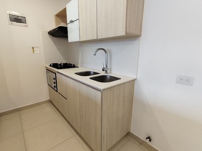 Apartamento de 3 alcobas en arriendo en Los Balsos, Medellín, 96 m² · foto 3 de 24