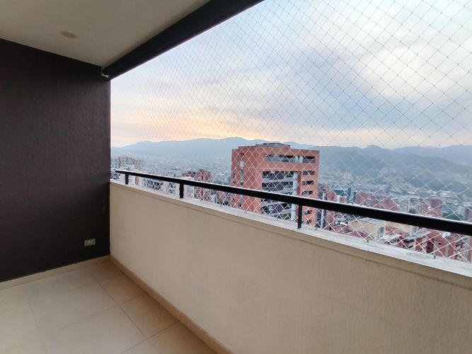 Apartamento de 3 alcobas en arriendo en Los Balsos, Medellín, 96 m² · foto 7 de 24