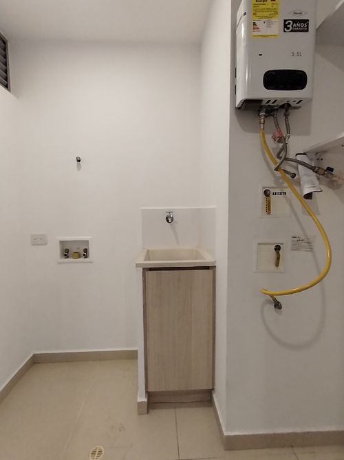 Apartamento de 3 alcobas en arriendo en Los Balsos, Medellín, 96 m² · foto 8 de 24