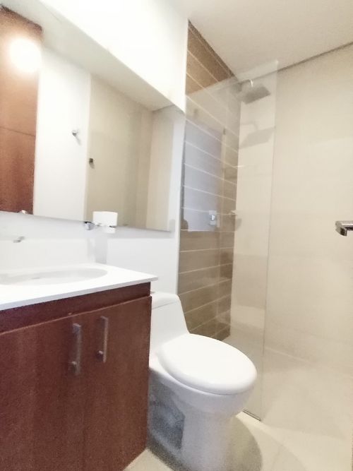 Apartamento de 3 alcobas en arriendo en Los Balsos, Medellín, 96 m² · foto 12 de 24