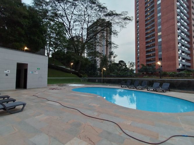 Apartamento de 3 alcobas en arriendo en Los Balsos, Medellín, 96 m² · foto 22 de 24