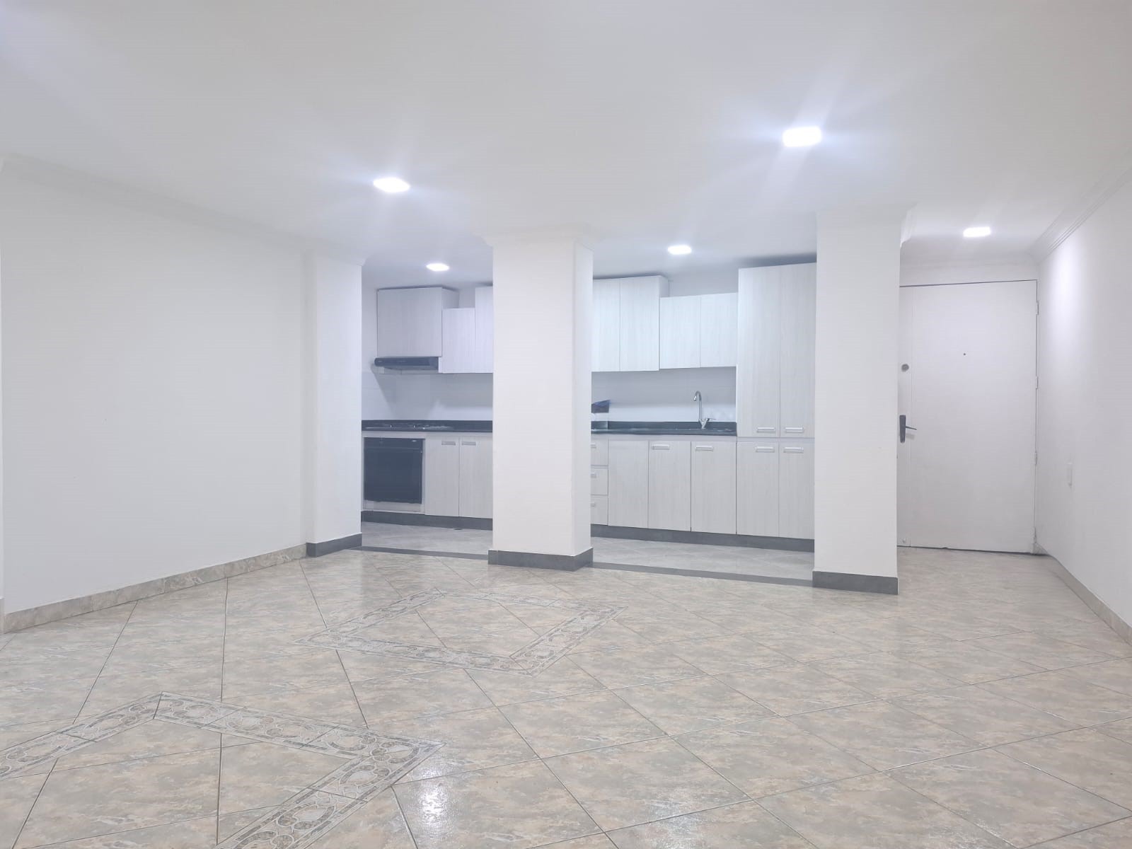 Apartamento en venta en Loma Benedictinos, Envigado · foto 4 de 14