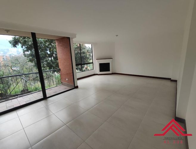 Casa de 5 alcobas en venta en Tierra Prometida, Envigado, 258 m² · foto 2 de 20