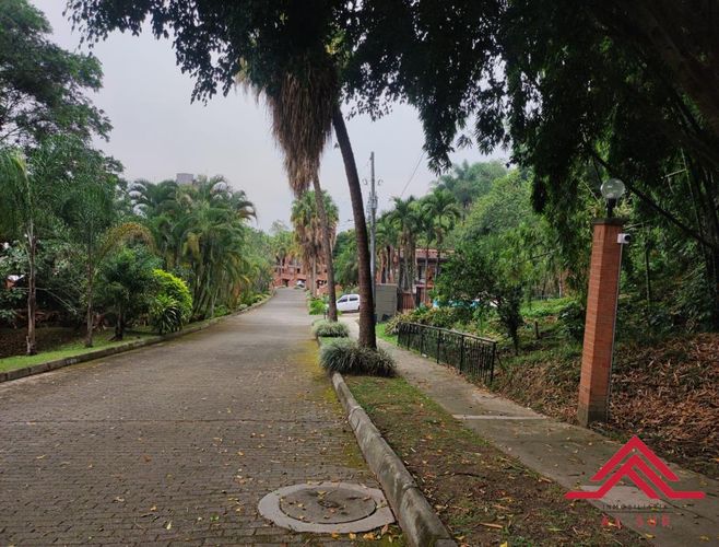 Casa de 5 alcobas en venta en Tierra Prometida, Envigado, 258 m² · foto 11 de 20