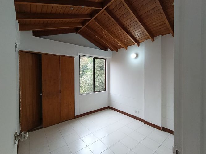 Apartamento de 3 alcobas en arriendo en Villa Carlota, Medellín, 135 m² · foto 8 de 14