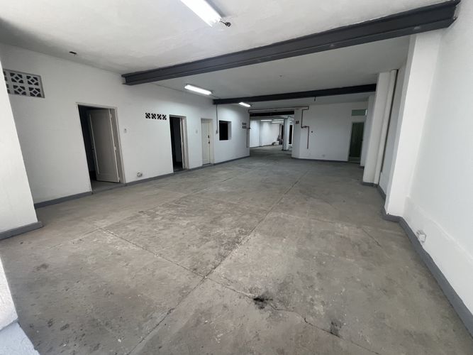 Bodega en arriendo en Laureles, Medellín, 290 m² · foto 2 de 14
