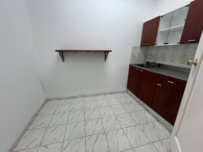 Bodega en arriendo en Laureles, Medellín, 290 m² · foto 10 de 14